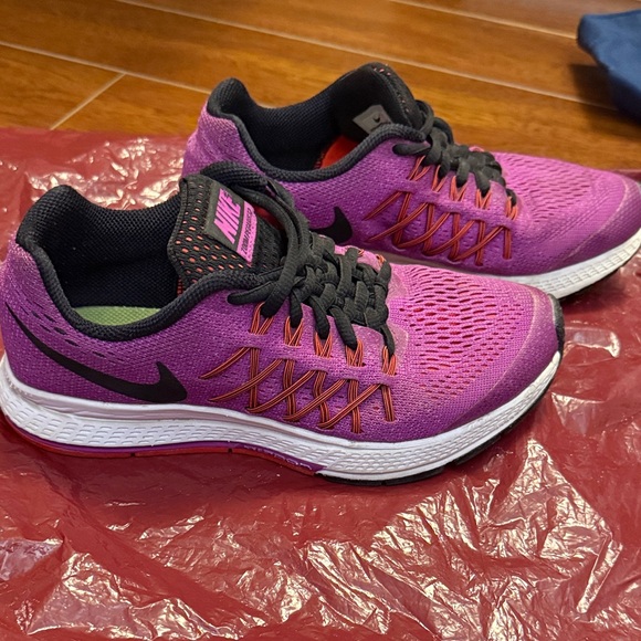 Nike - Zoom Pegasus 32 - youth 3.5 - Picture 1 of 7